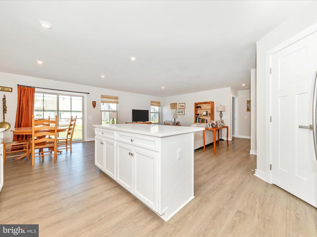 2589 Lamplighter Dr
