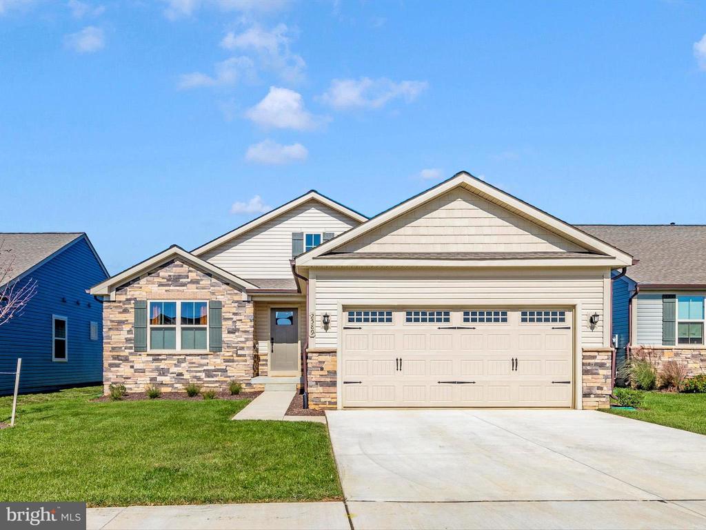 2589 Lamplighter Dr