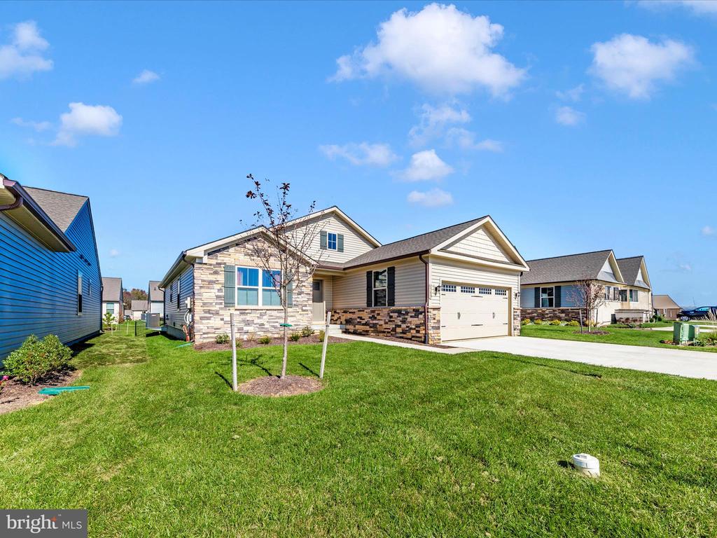 2589 Lamplighter Dr