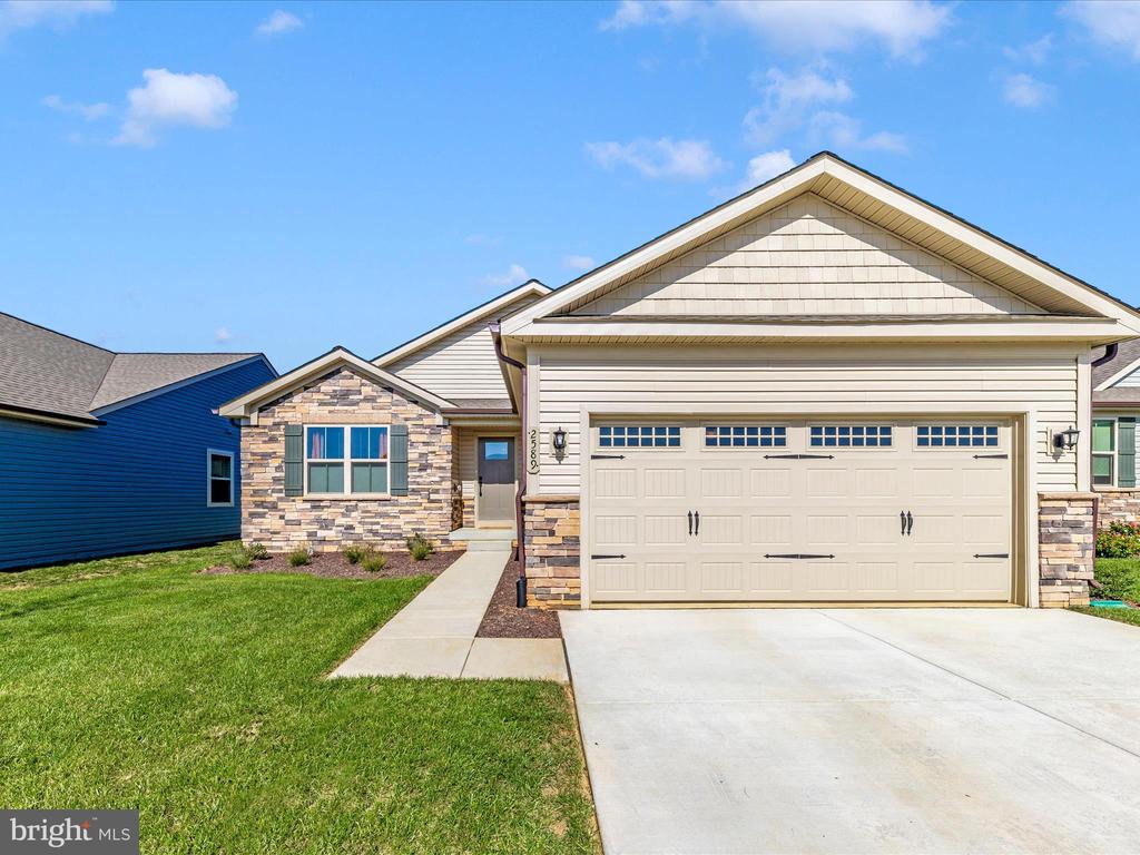 2589 Lamplighter Dr