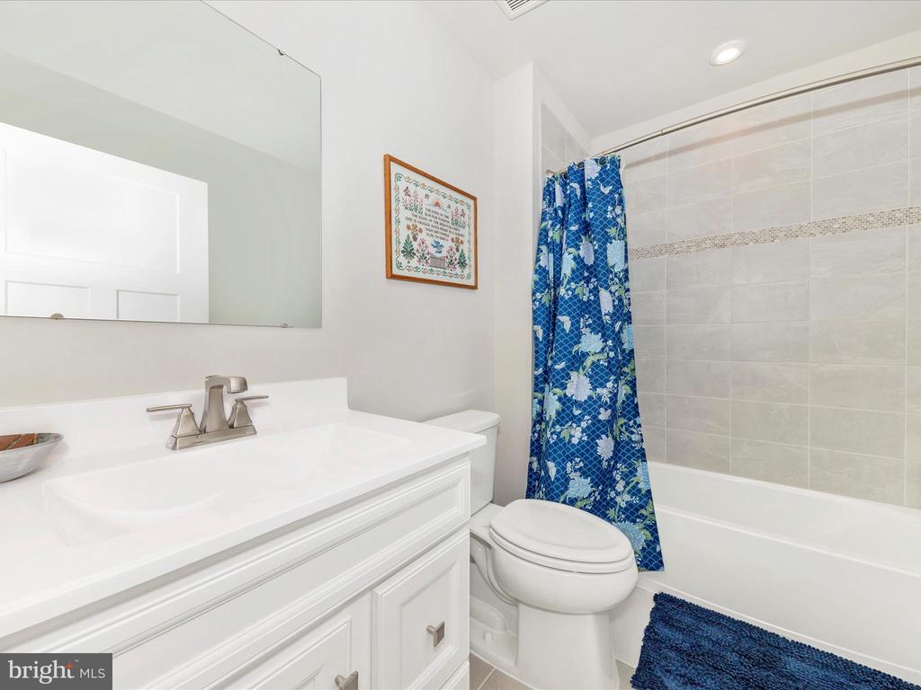 2589 Lamplighter Dr
