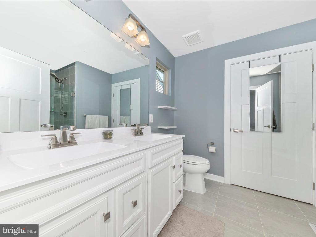 2589 Lamplighter Dr