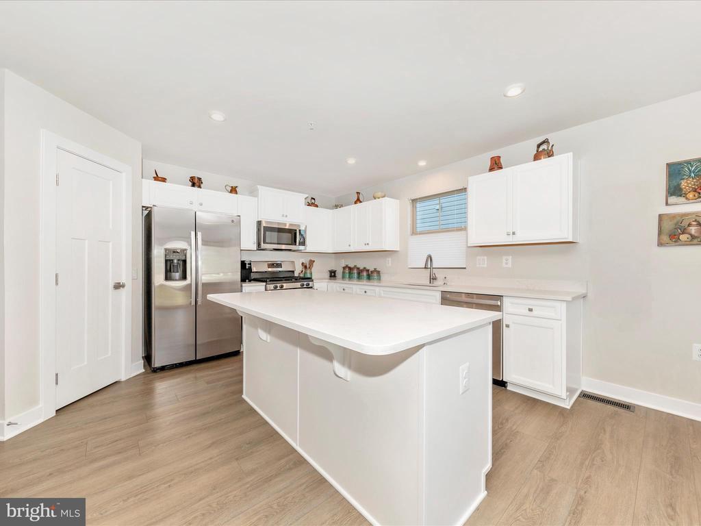 2589 Lamplighter Dr