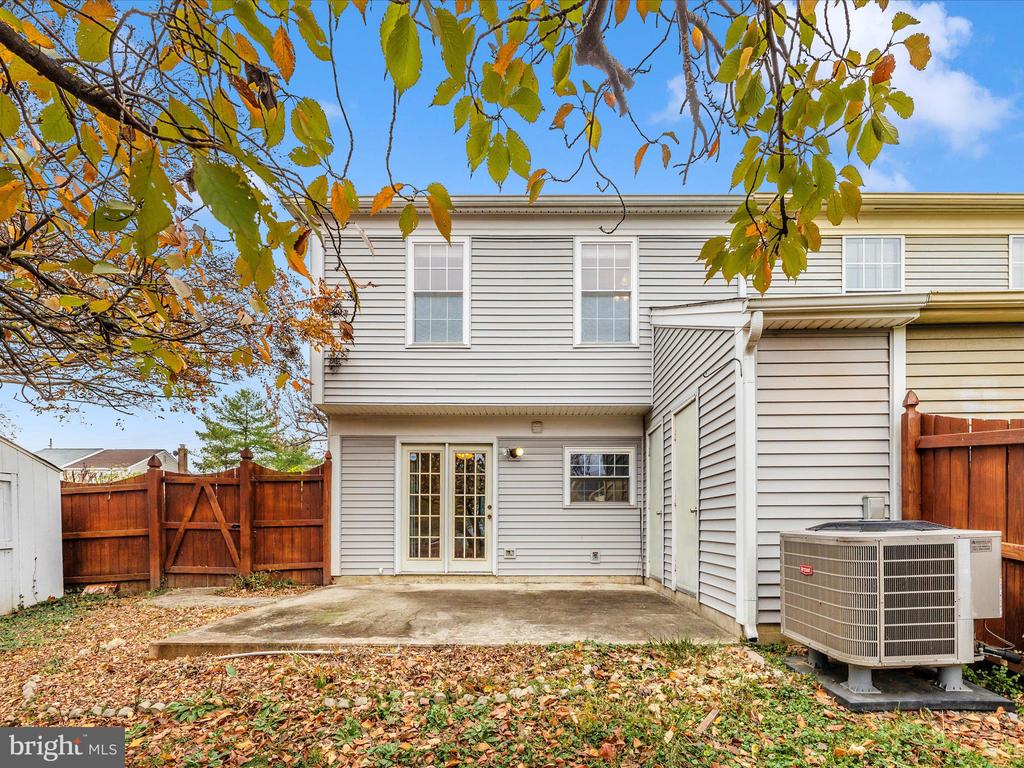 5801 Farmgate Ct