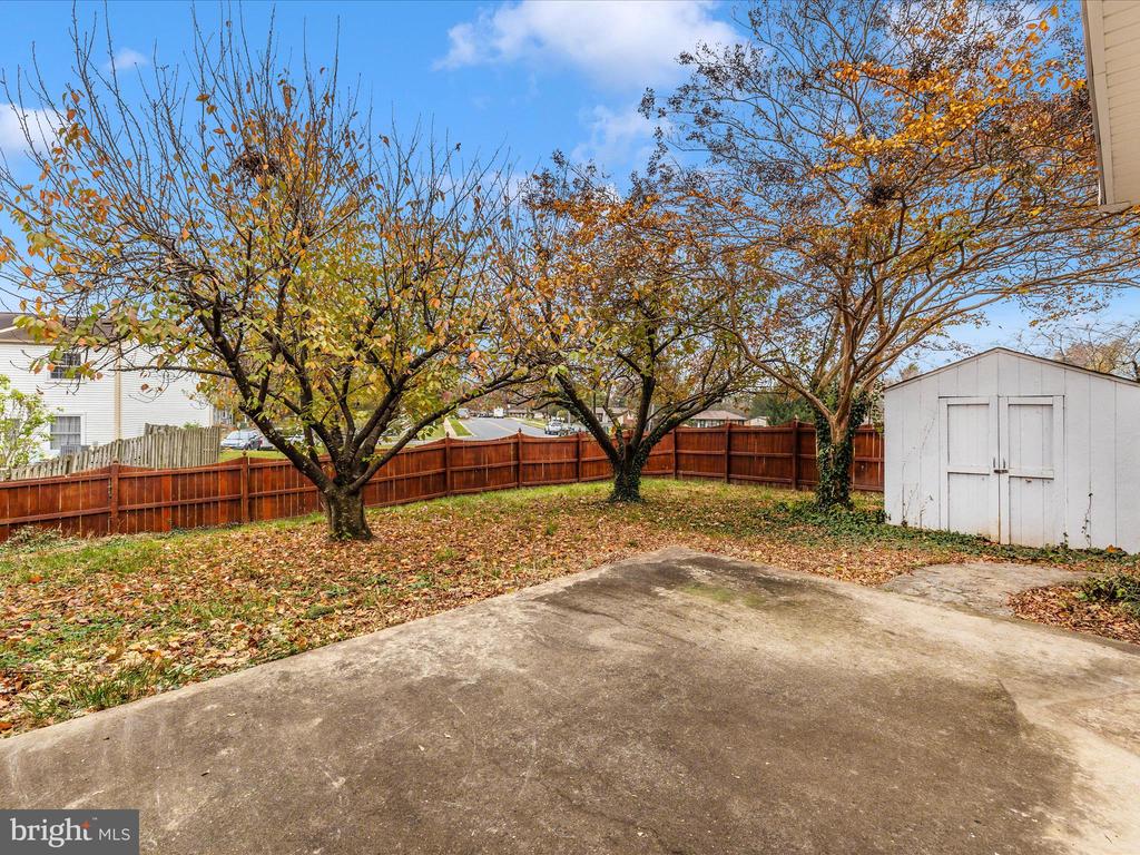 5801 Farmgate Ct