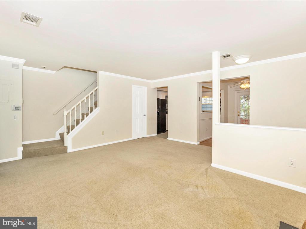 5801 Farmgate Ct