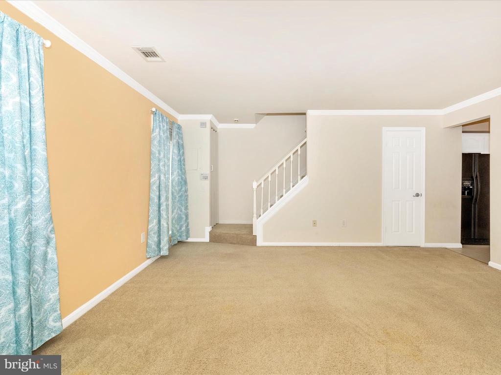 5801 Farmgate Ct