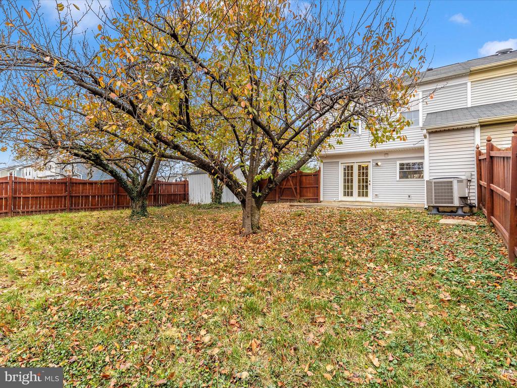 5801 Farmgate Ct