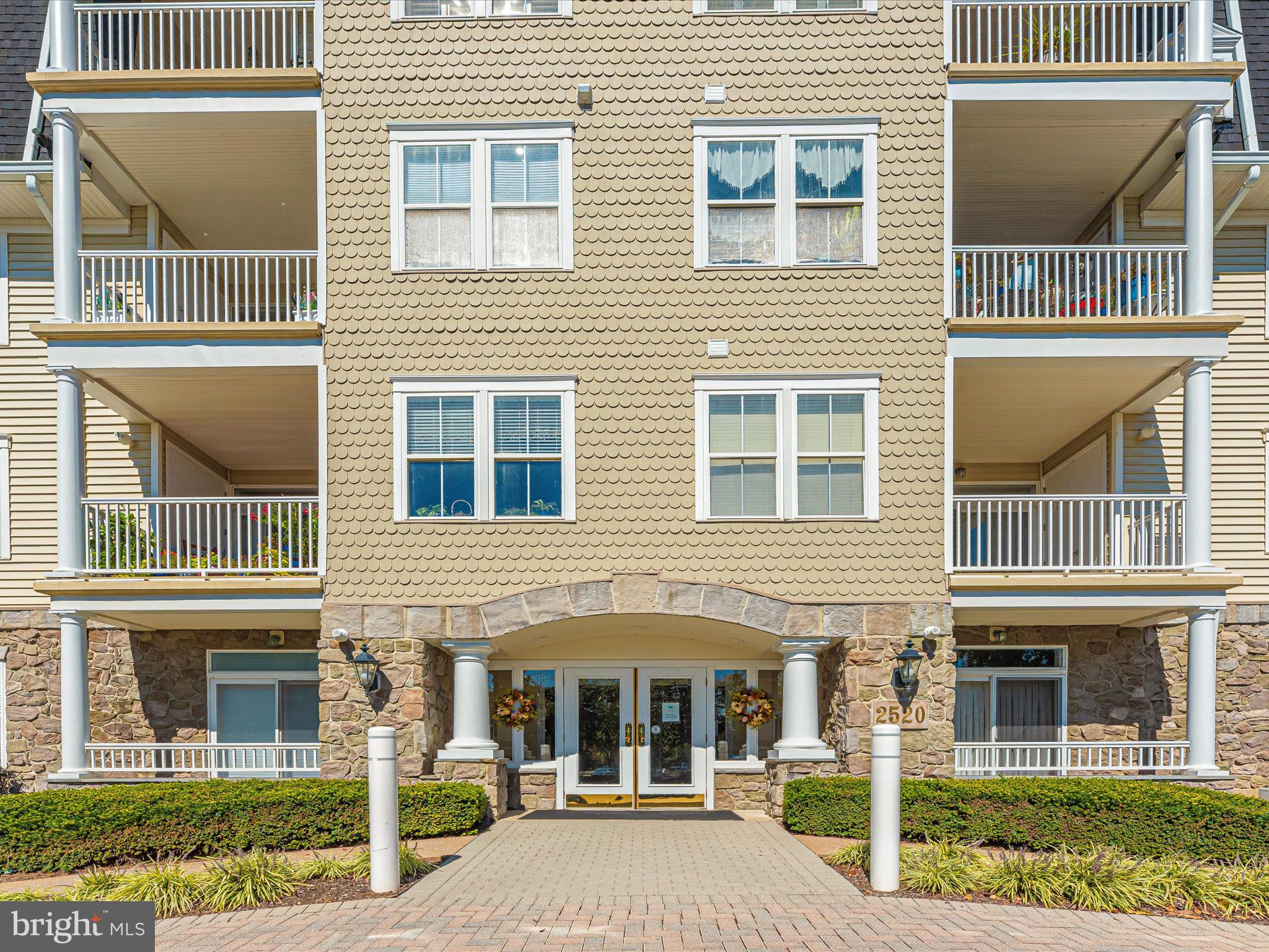 2520 Waterside Dr #304