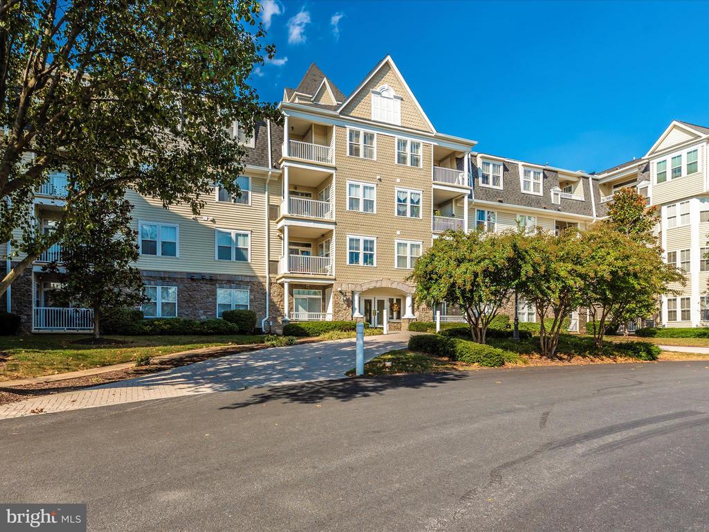 2520 Waterside Dr #304