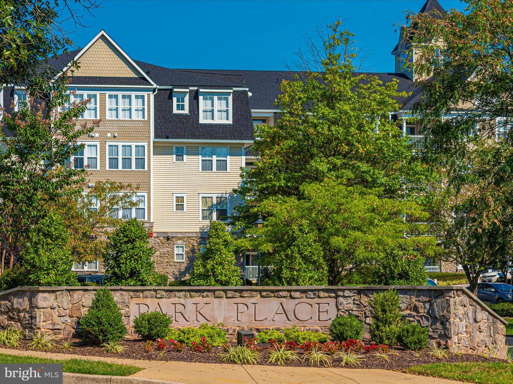 2520 Waterside Dr #304