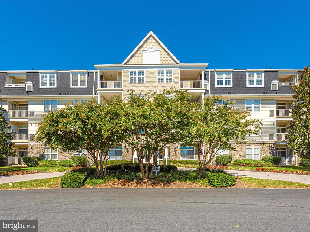 2520 Waterside Dr #304