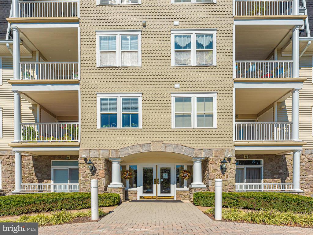 2520 Waterside Dr #304