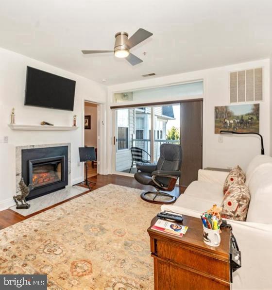 2520 Waterside Dr #304