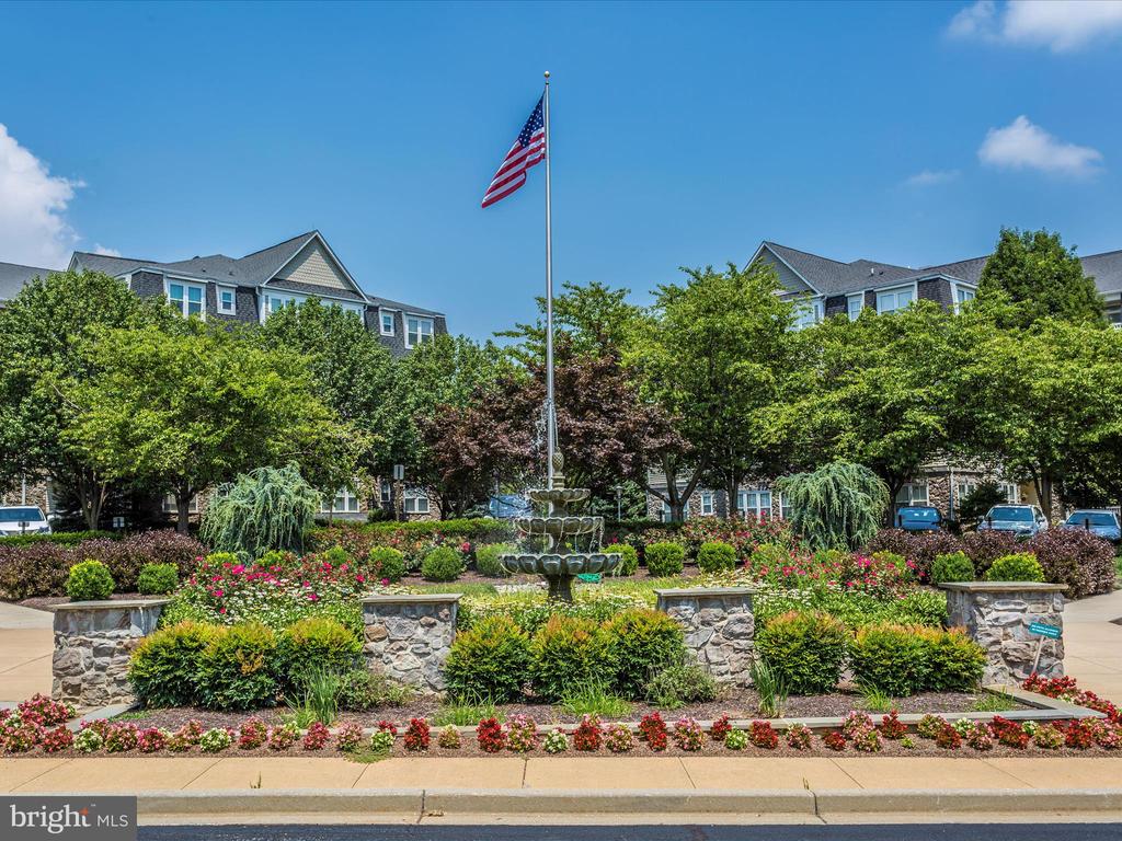 2520 Waterside Dr #304