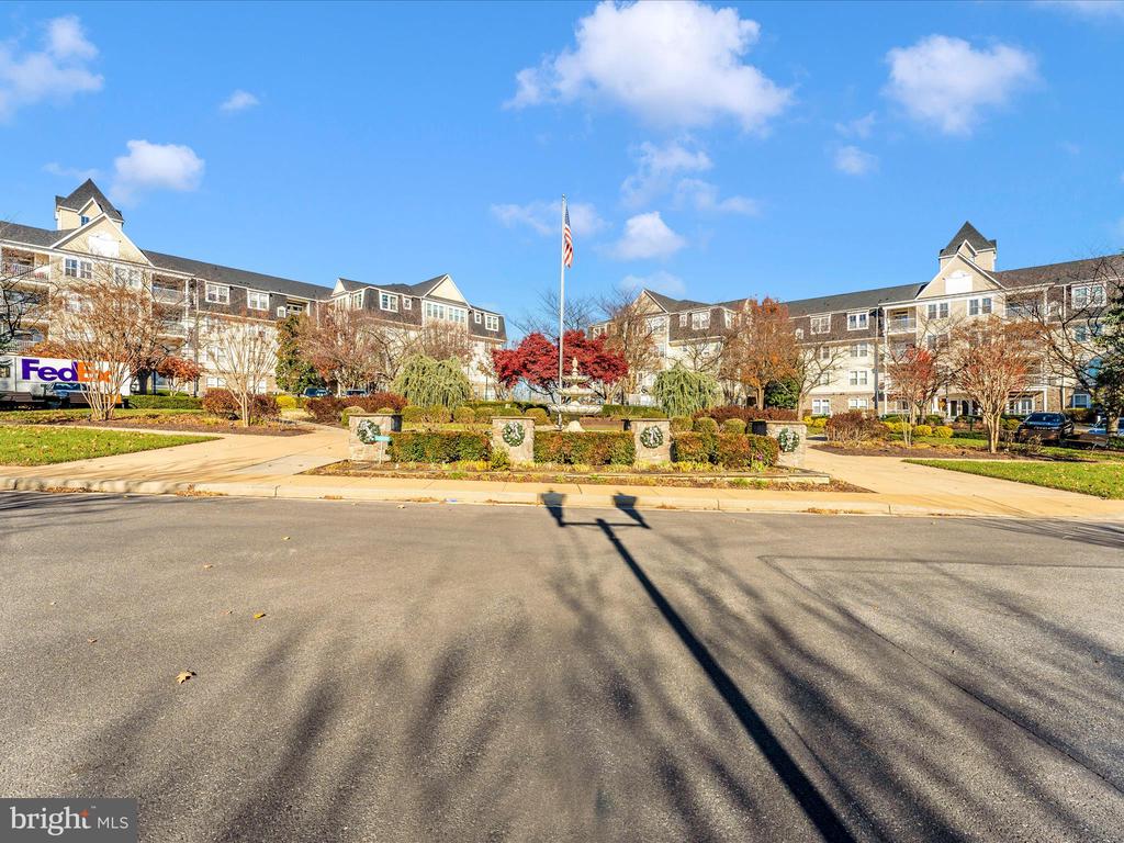 2520 Waterside Dr #304