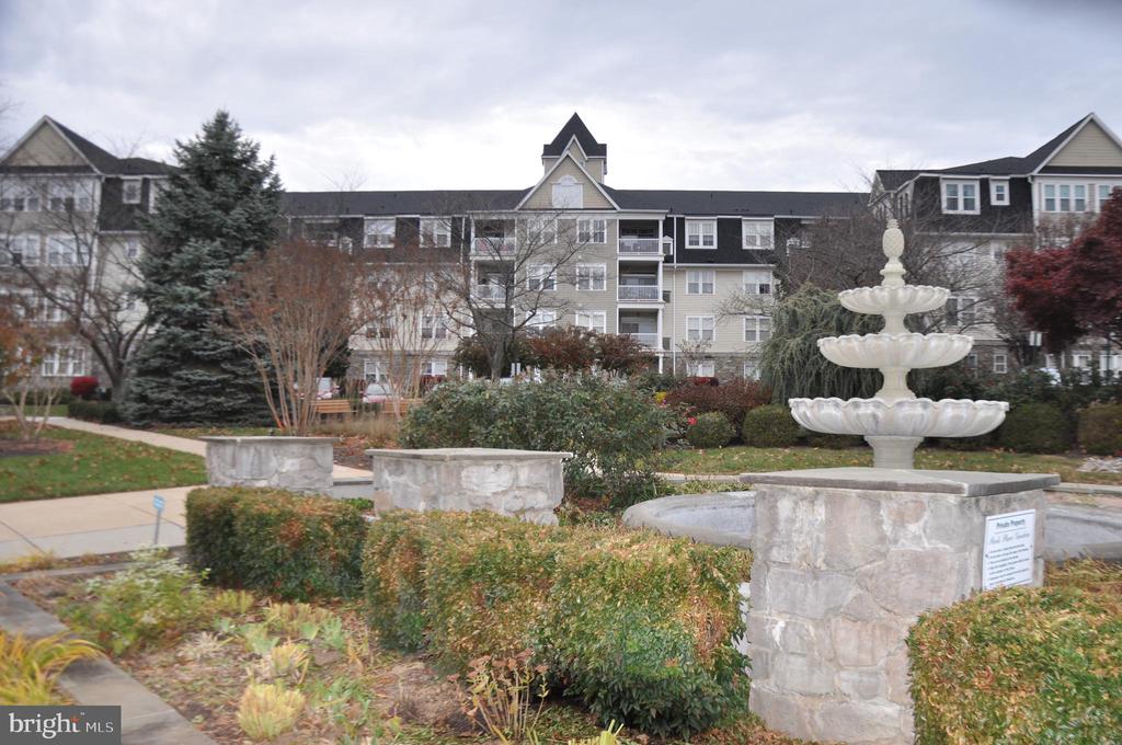 2520 Waterside Dr #304