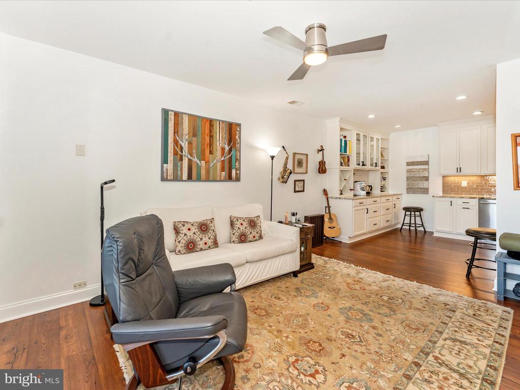 2520 Waterside Dr #304