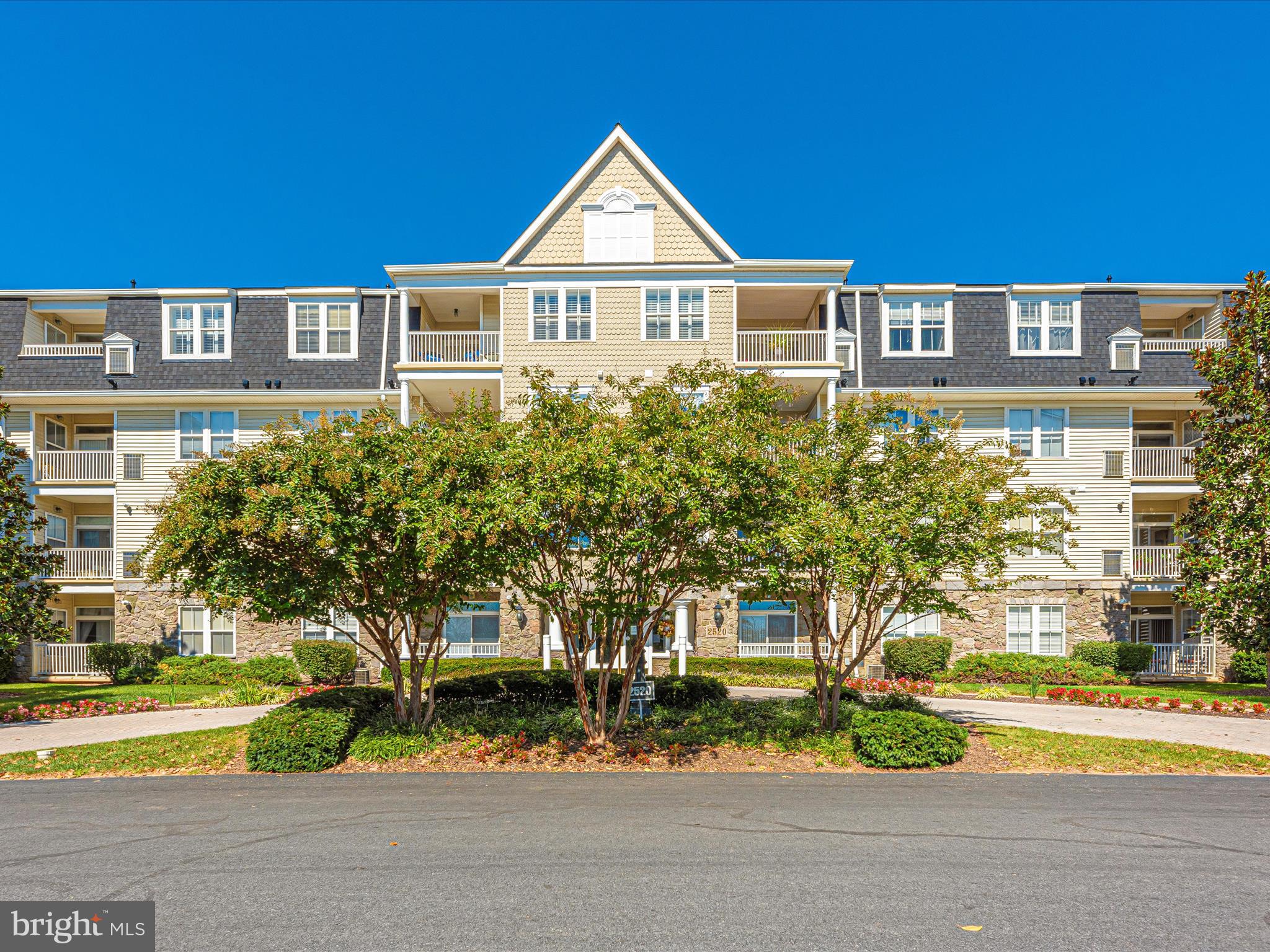 2520 Waterside Dr #304