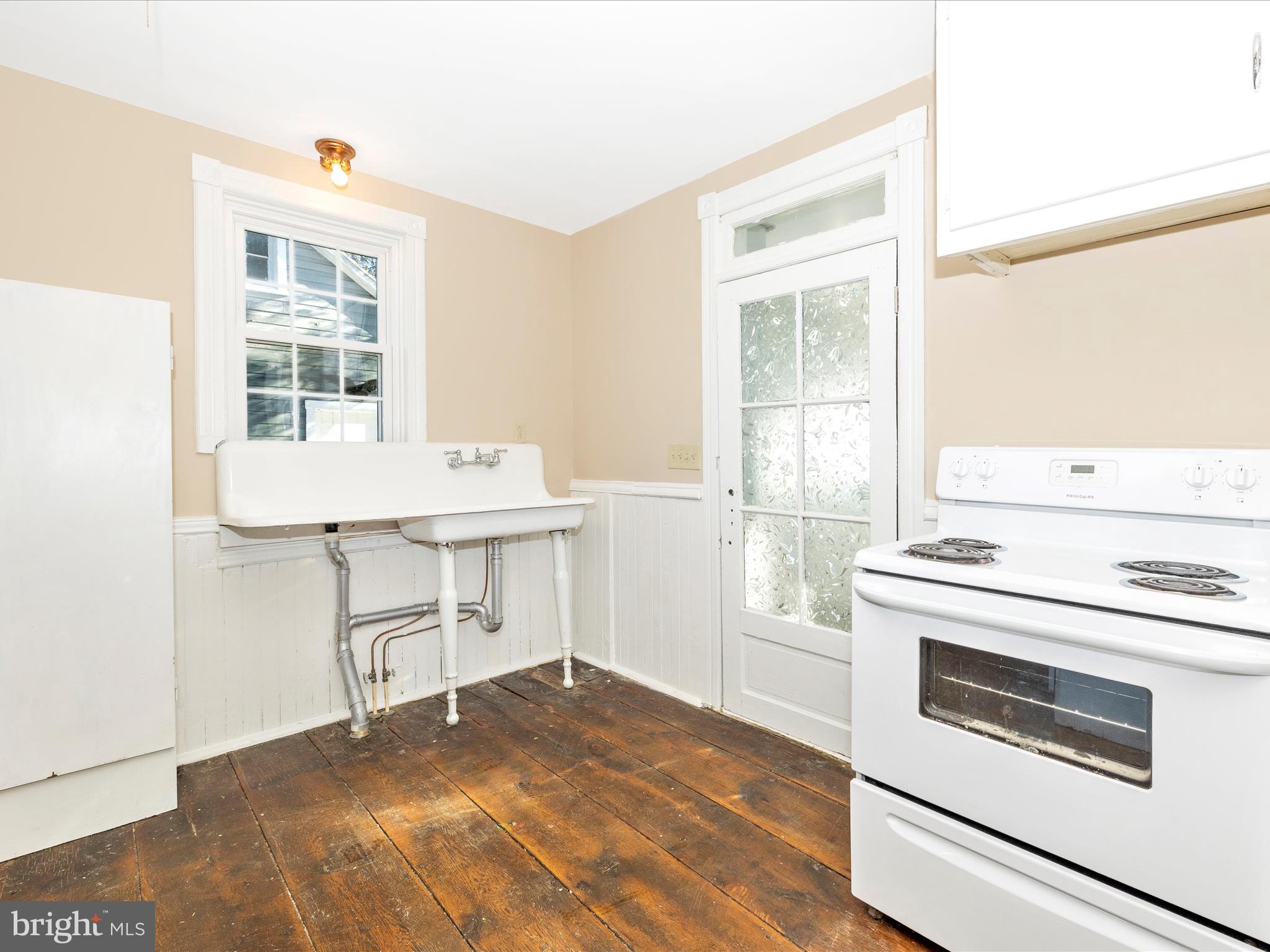 6319 Browns Quarry Rd