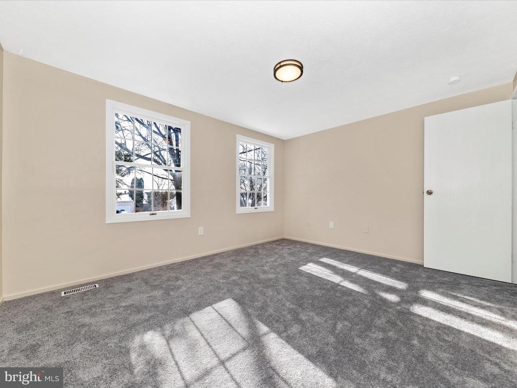 1381 Fox Run Ct