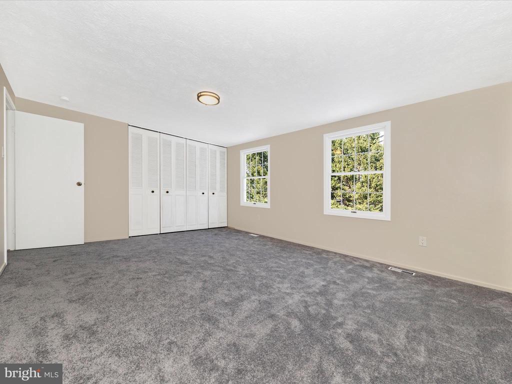 1381 Fox Run Ct