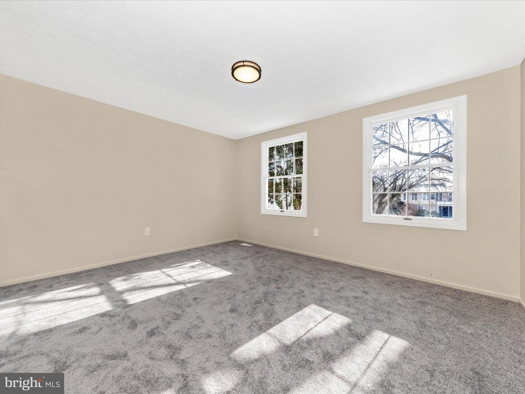 1381 Fox Run Ct