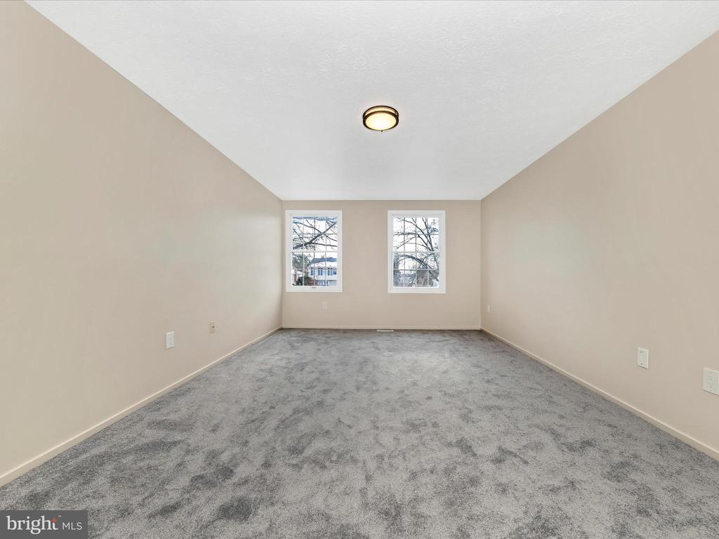 1381 Fox Run Ct