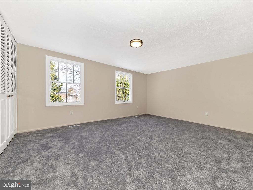1381 Fox Run Ct
