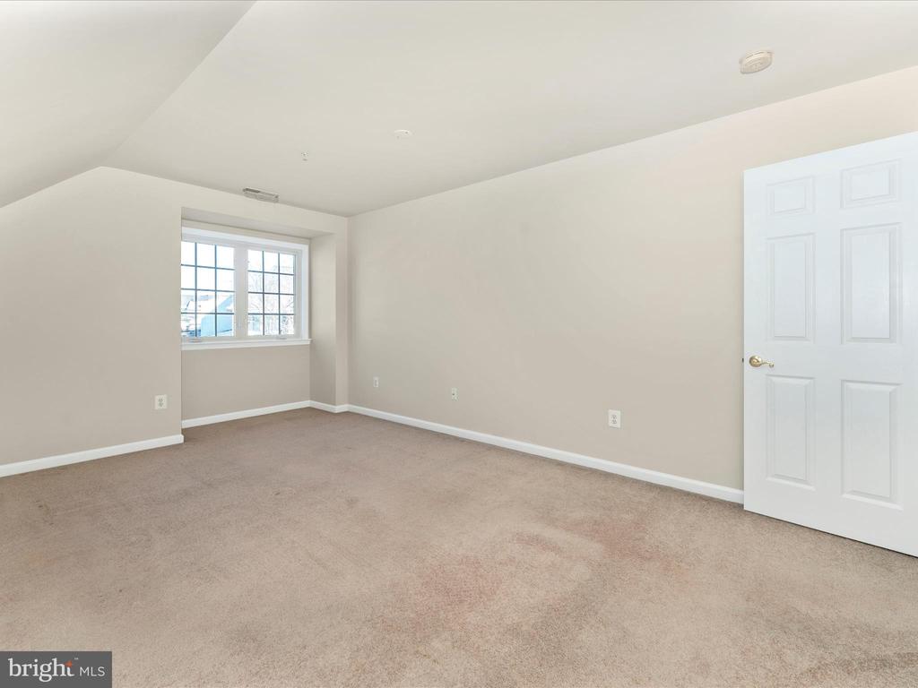 2527 Mill Race Rd