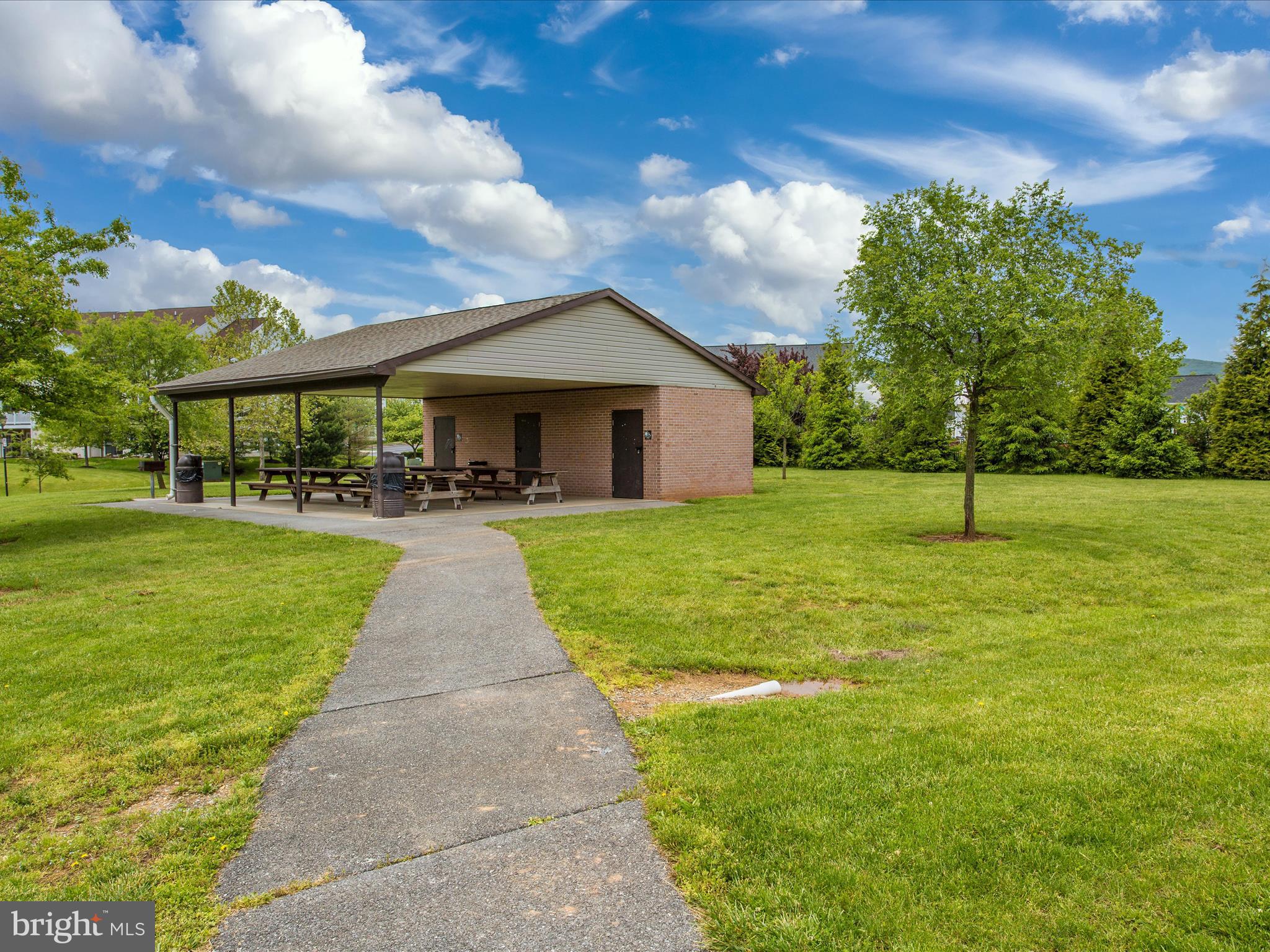 2422 COBBLESTONE WAY