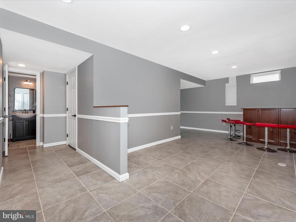 58 Fox Rock Dr