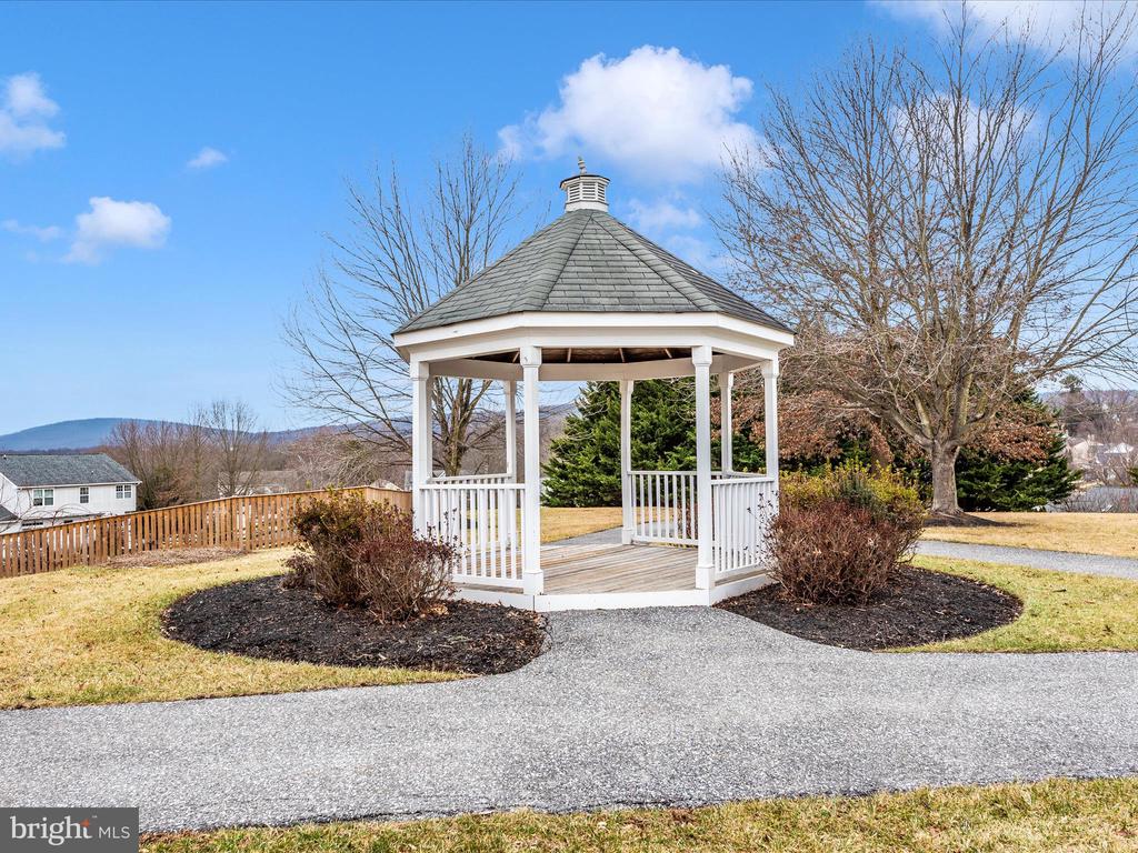 58 Fox Rock Dr