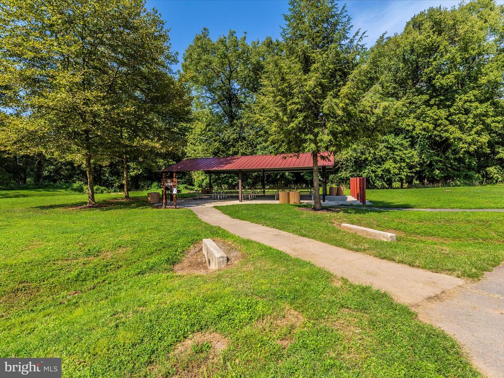 5602 Pine Bluff Ct