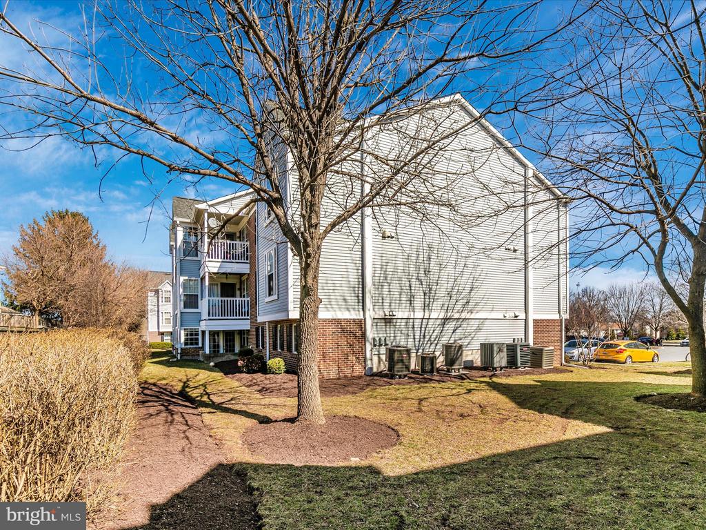 617 Himes Ave #Vi103