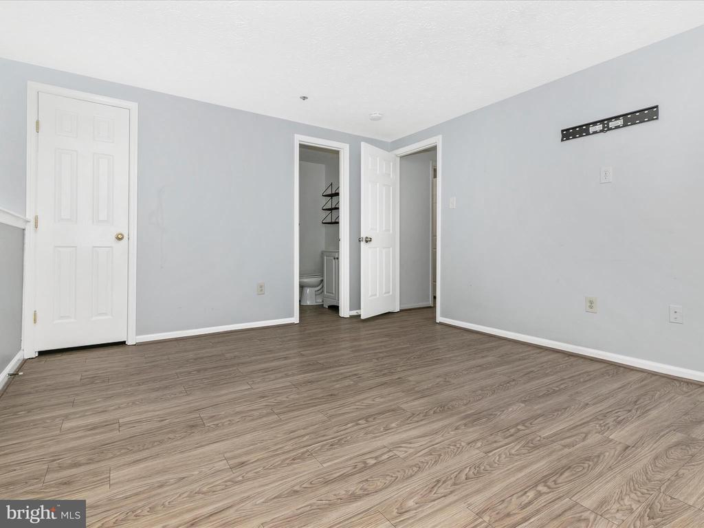617 Himes Ave #Vi103
