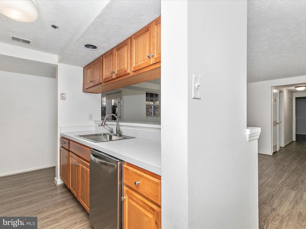 617 Himes Ave #Vi103