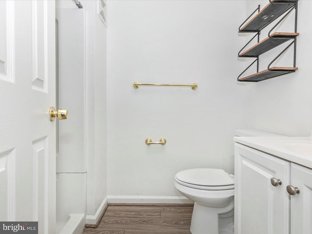 617 Himes Ave #Vi103