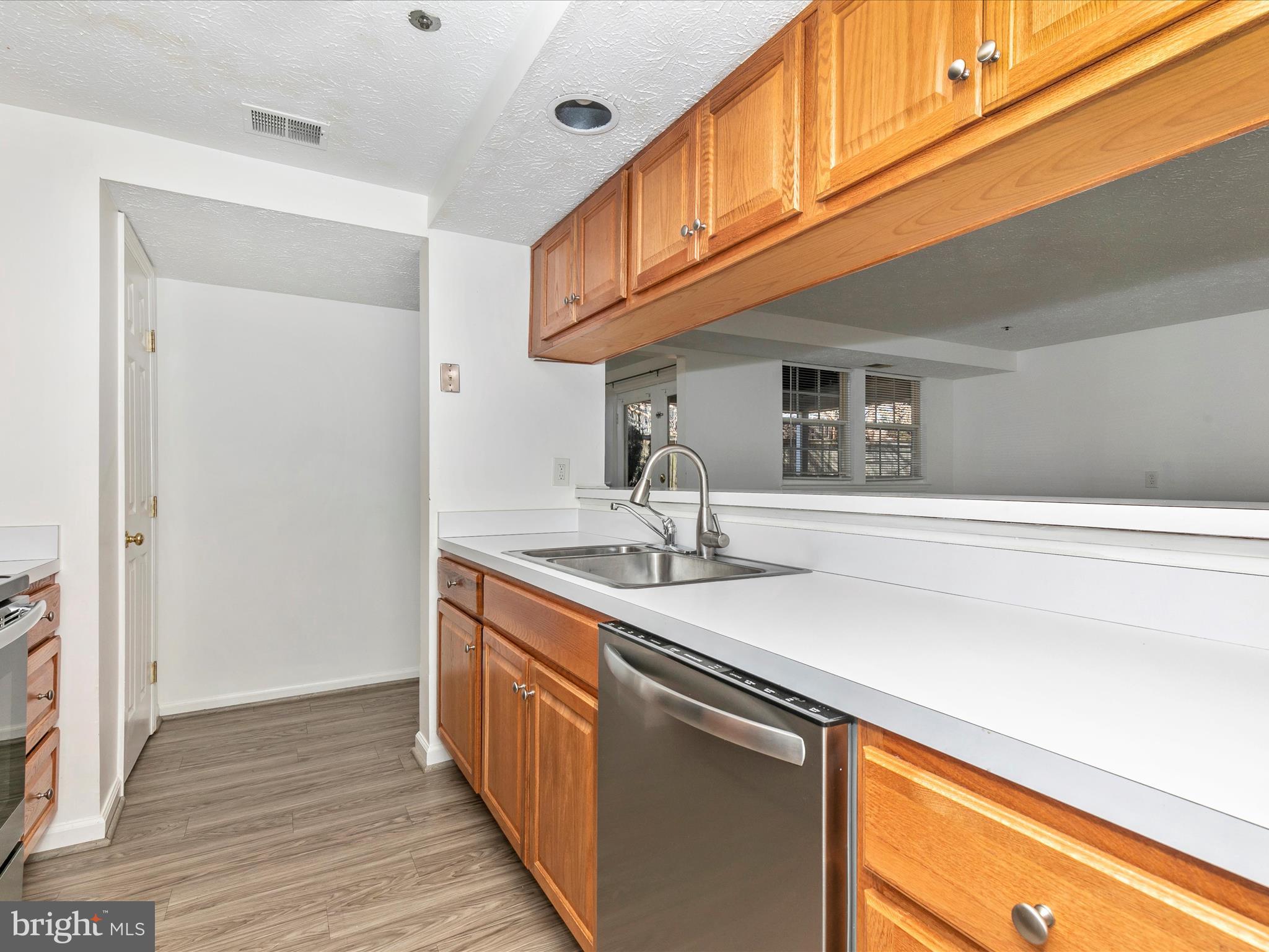 617 Himes Ave #Vi103