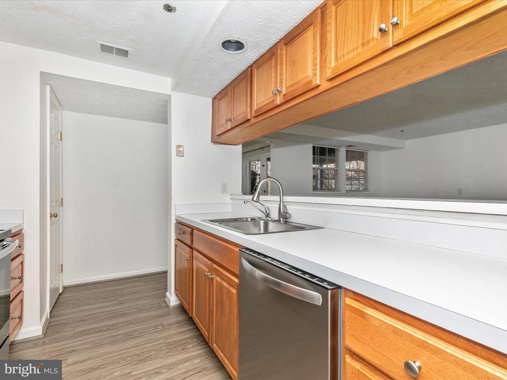 617 Himes Ave #Vi103