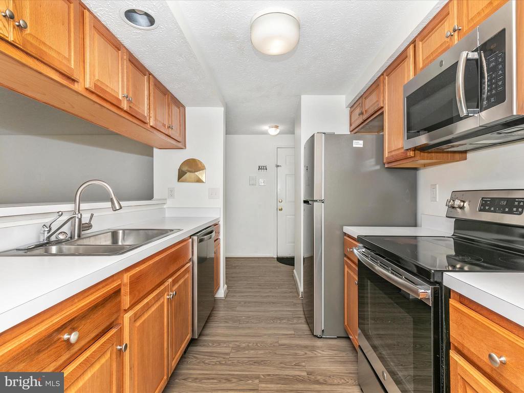 617 Himes Ave #Vi103