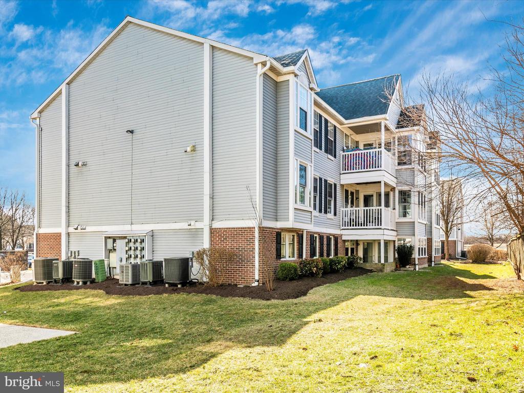 617 Himes Ave #Vi103