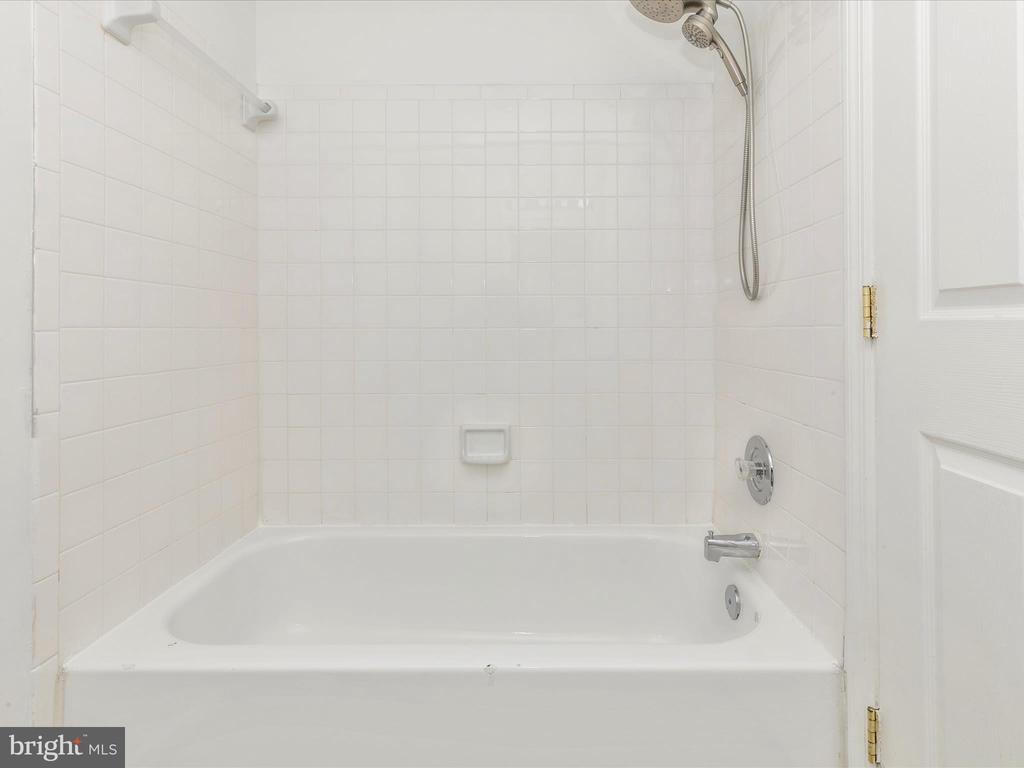 617 Himes Ave #Vi103