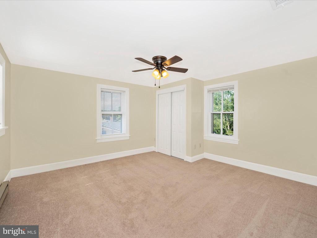 5924 Broad Run Rd