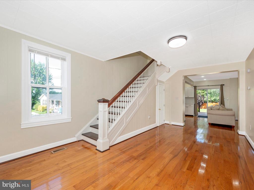 5924 Broad Run Rd