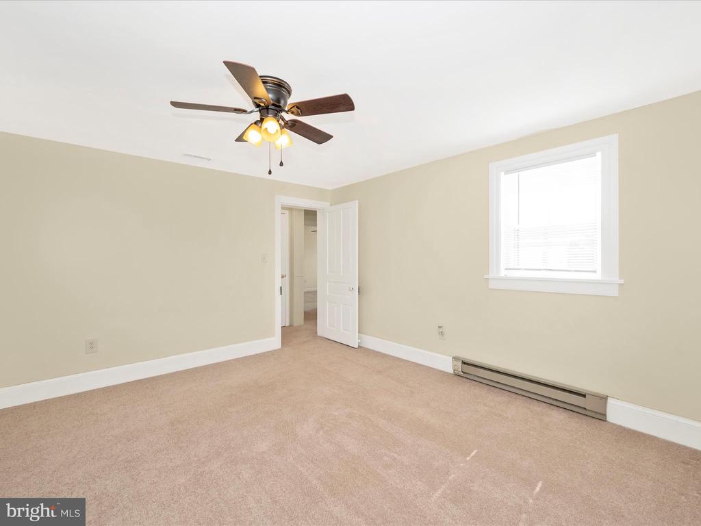 5924 Broad Run Rd