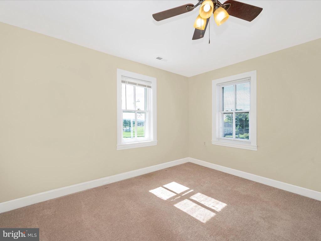 5924 Broad Run Rd