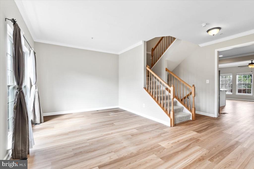 1815 Country Run Way