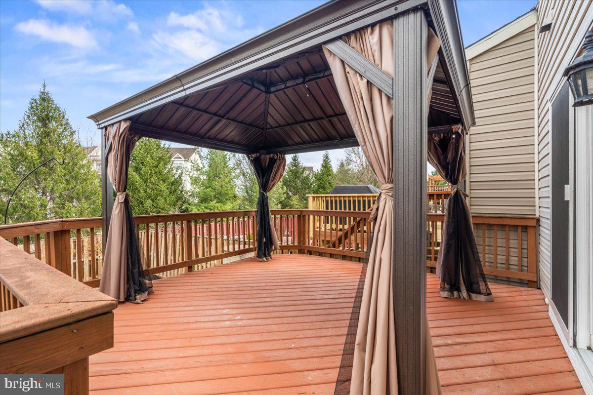 1815 Country Run Way