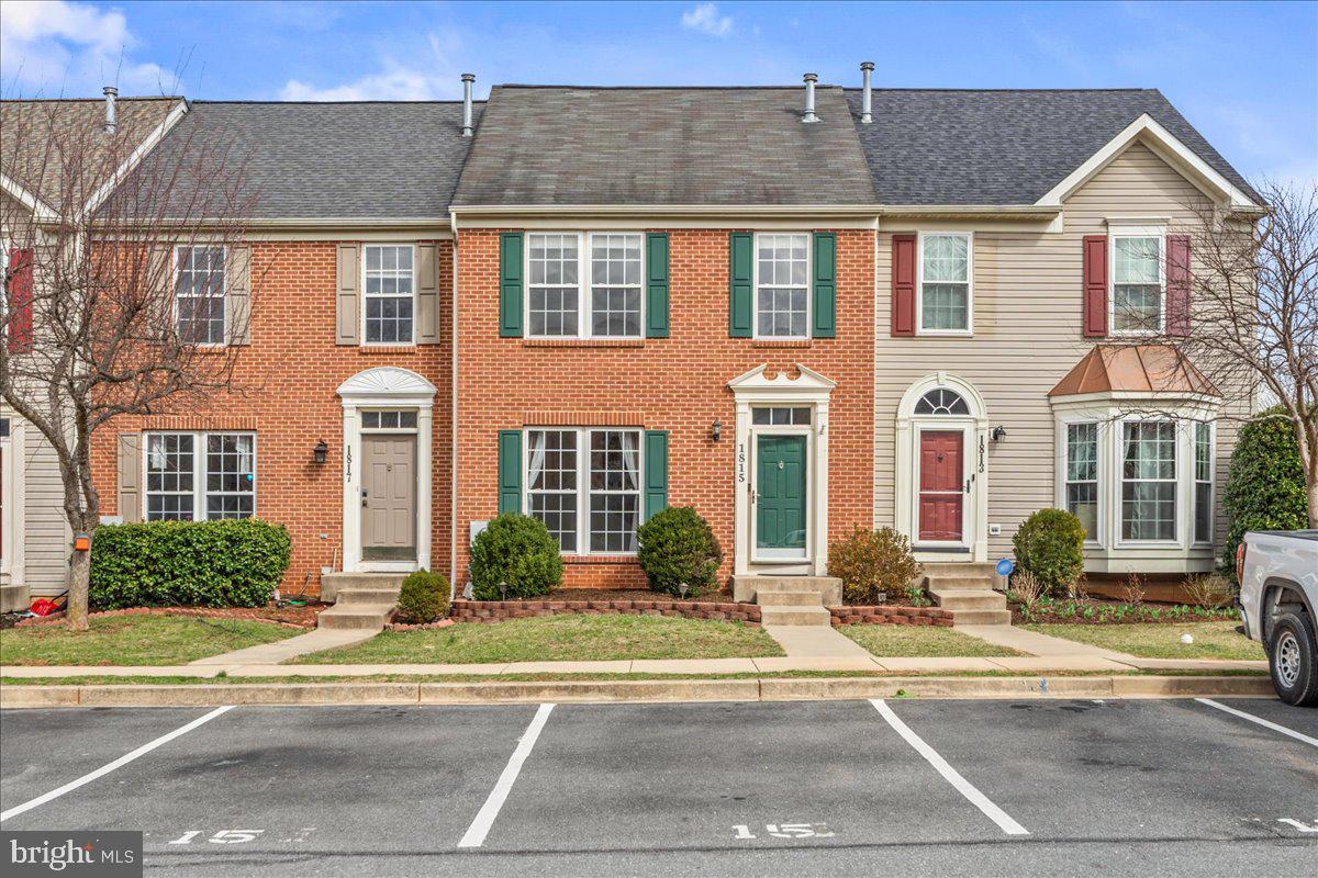 1815 Country Run Way